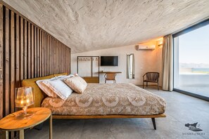 3 bedrooms, iron/ironing board, travel crib, WiFi