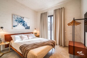 3 bedrooms, iron/ironing board, travel cot, WiFi