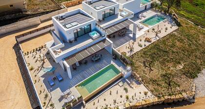 Villa Armonia: Coastal View with Private Pool