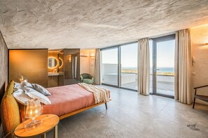 3 bedrooms, iron/ironing board, travel crib, WiFi