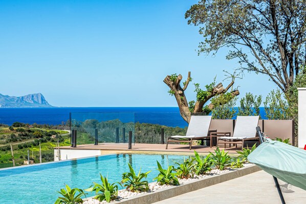 Pool - Villa Castello (Partinico)