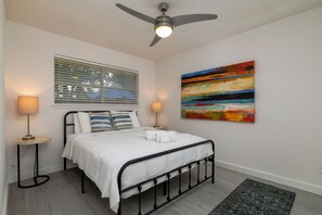 3 bedrooms, desk, iron/ironing board, travel cot