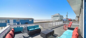 Captain's Manor by Ryson Vacation Rentals