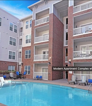 Outdoor pool - Landing Furnished Apartments Nashville (Nashville)
