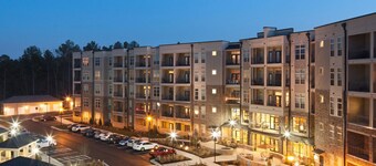 Landing Weston Lakeside Apartments