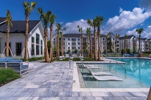 Exterior - Landing Apartments Rolling Hills (Jacksonville)