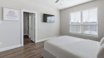 Apartment, 3 Bedrooms | Individually decorated, individually furnished