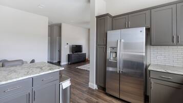 Apartment, 3 Bedrooms | Private kitchen | Coffee/tea maker