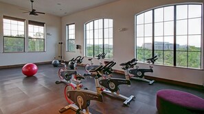 Fitness facility - Landing Cool Springs Apartments (Franklin)