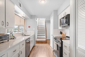 House (3 Bedrooms) | Property amenity - Crab Claw by Ryson Vacation Rentals (Galveston)