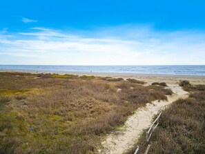 House (4 Bedrooms) | Property amenity