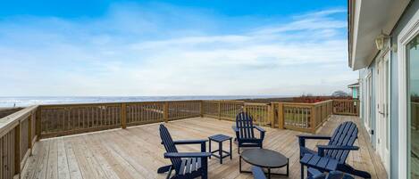 House (4 Bedrooms) | Terrace/patio