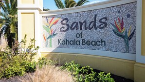 Letrero de mosaico para Sands of Kahului Beach.