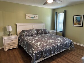 3 chambres, bureau, accès au Wi-Fi (inclus), literie fournie
