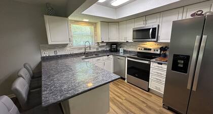 Blackwater Haven - Waterside 3 Bedroom Home with Boat Slip