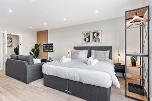 Unclassified image, 4 of 34, button - Warm & Welcoming Stay, Fast Access to Central (Greater London)