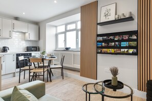 Unclassified image, 5 of 35, button