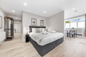 Unclassified image, 4 of 35, button