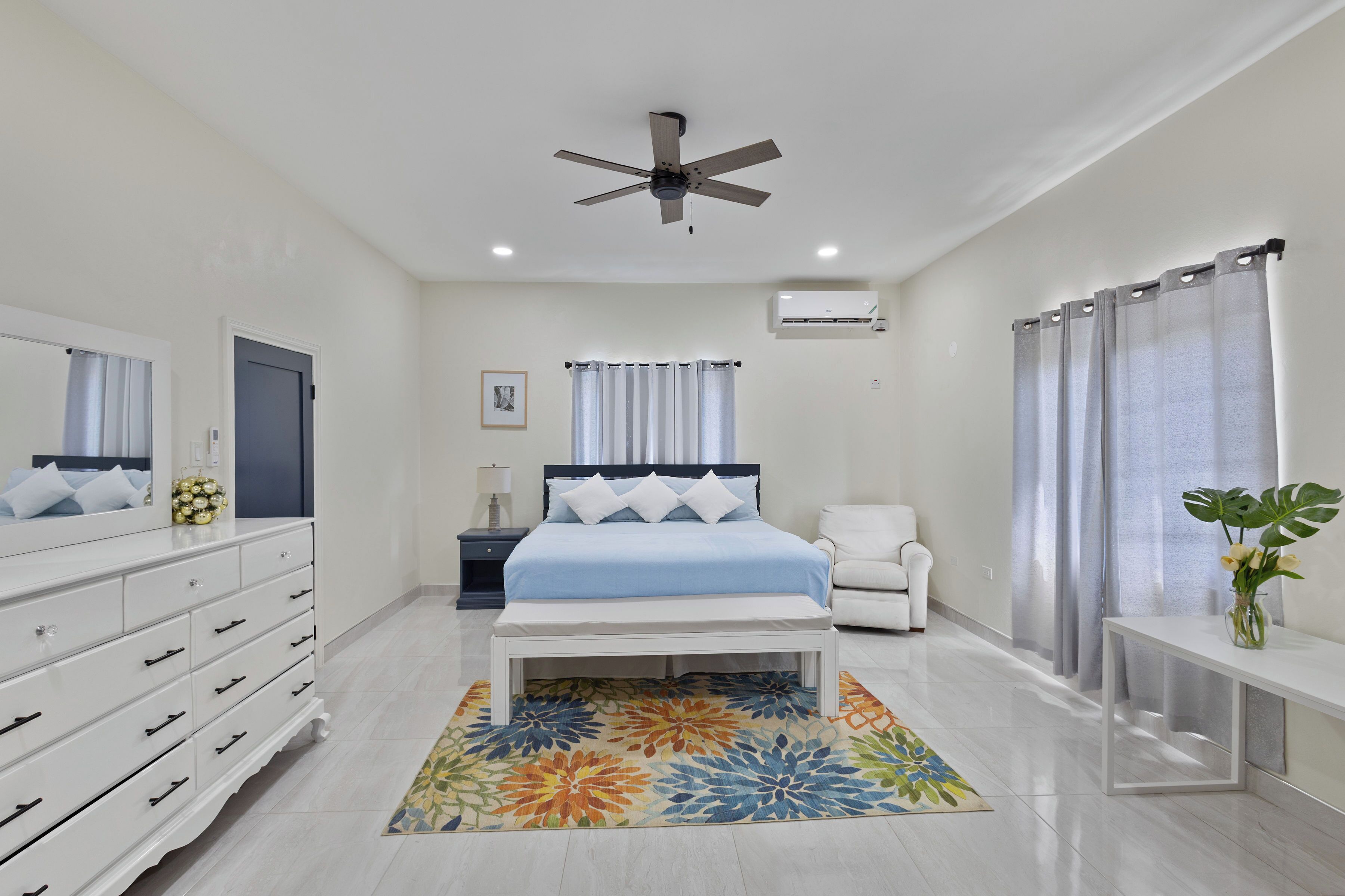 6 bedrooms, WiFi, bed sheets