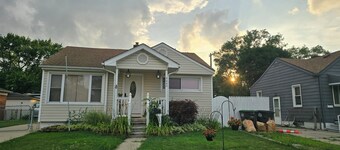 Cozy 2BR - Fast Wi-Fi - HWY Exit