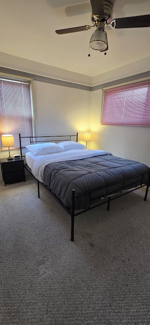 2 chambres, fer et planche à repasser, Wi-Fi gratuit, draps fournis