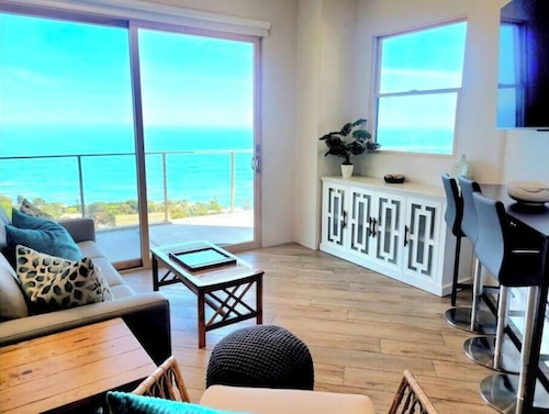 Malibu Everafter 2 Adjoining  guest apartments sleeps 8