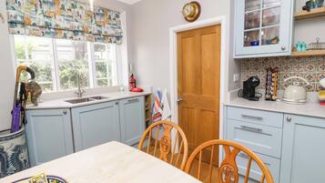 Fridge, microwave, dishwasher, toaster