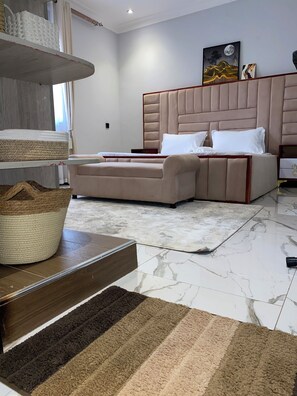 1 chambre, fer et planche à repasser, Wi-Fi gratuit, draps fournis