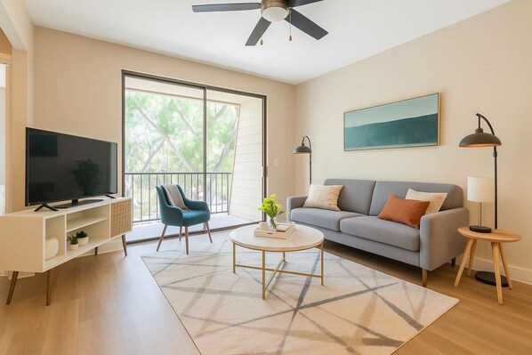 テレビ、書斎 / ワークスペース