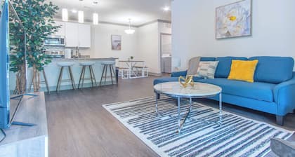 Boulevard Stays Stylish 3BR Getaway Pool, Gym Access & Free Parking