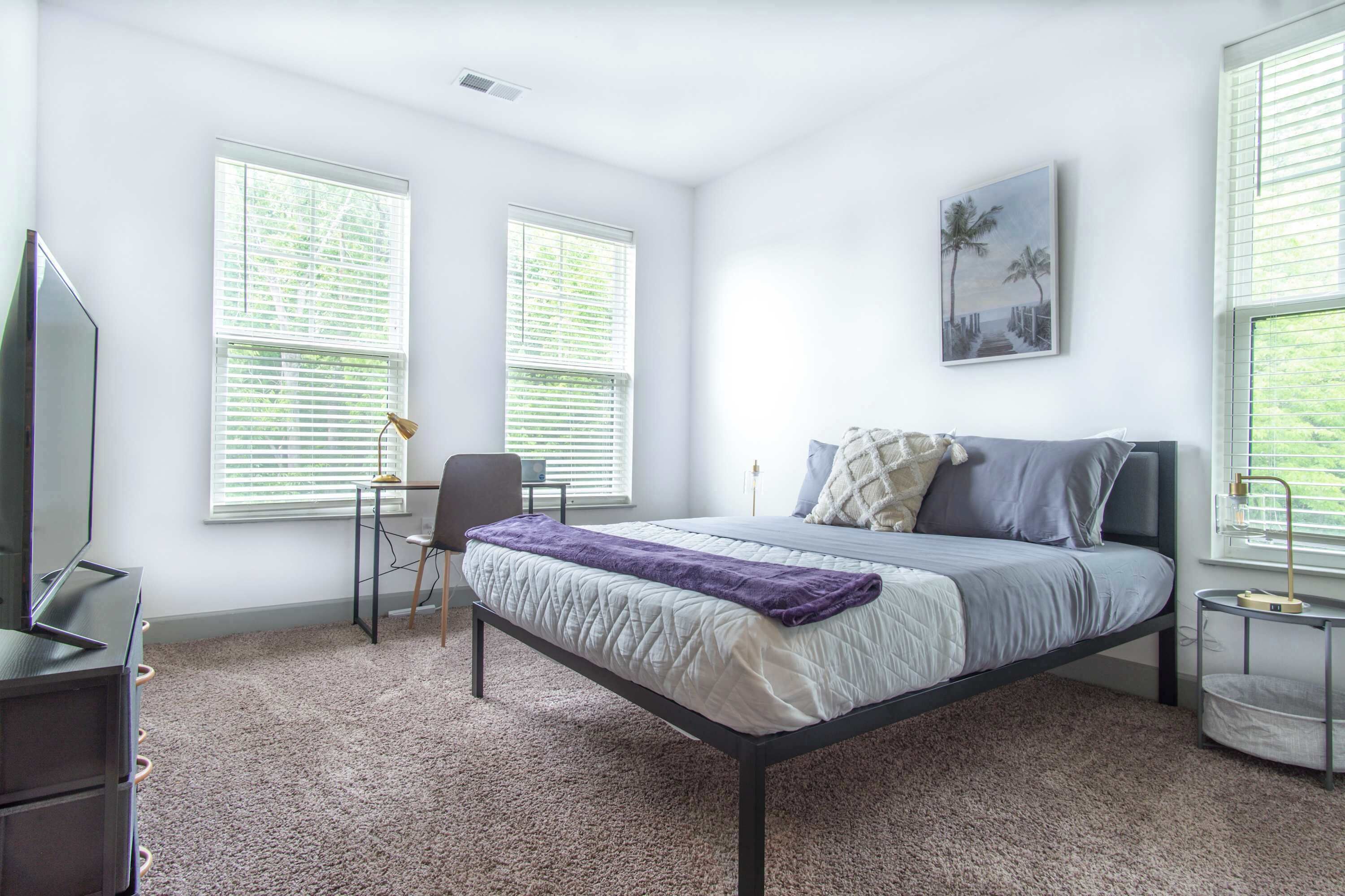 3 chambres, fer et planche à repasser, Wi-Fi, draps fournis