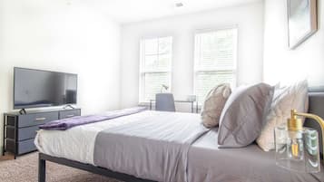 3 bedrooms, iron/ironing board, WiFi, bed sheets