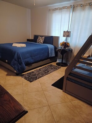 3 bedrooms, WiFi, bed sheets