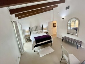 3 dormitorios, escritorio, tabla de planchar con plancha y wifi