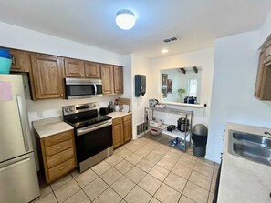 Fridge, microwave, stovetop, dishwasher