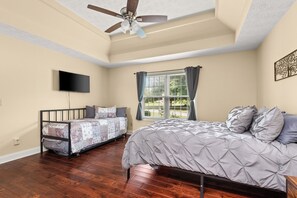 3 chambres, fer et planche à repasser, Wi-Fi gratuit, draps fournis
