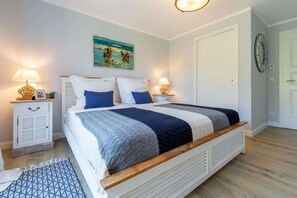 2 bedrooms, iron/ironing board, WiFi