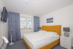1 bedroom, iron/ironing board, WiFi