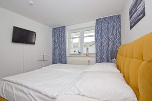 1 bedroom, iron/ironing board, WiFi