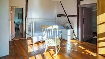 5 habitaciones, tabla de planchar con plancha y wifi