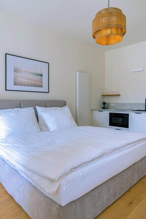 WiFi, bed sheets