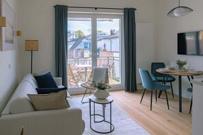 TV - 2-Raum Appartement „Nr. 6“ mit Balkon (Rostock)