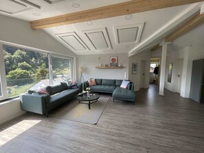 Télévision, espaces bureaux