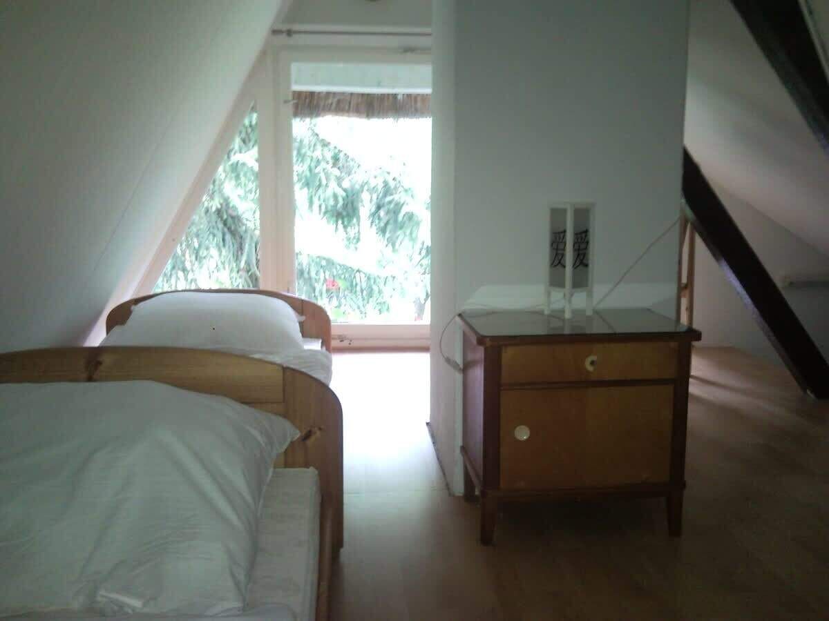 2 Schlafzimmer, Bügeleisen/Bügelbrett