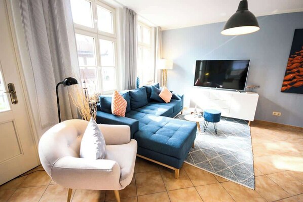 Wohnbereich - Helle Ferienwohnung in der Alexandrinenstraße (Rostock)
