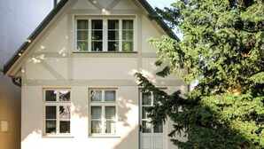 Exterior detail - Helle Ferienwohnung in der Alexandrinenstraße (Rostock)