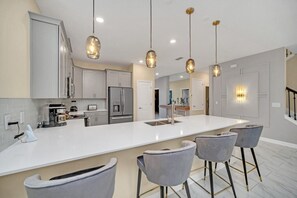 Fridge, microwave, oven, stovetop - Spacious 9-Bed Pool Home with Game Room-2826SCA (Kissimmee)