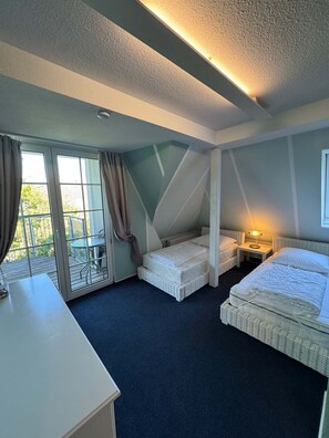 4 chambres, fer et planche à repasser, Wi-Fi