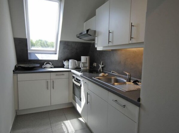 Réfrigérateur, four, plaque de cuisson, lave-vaisselle