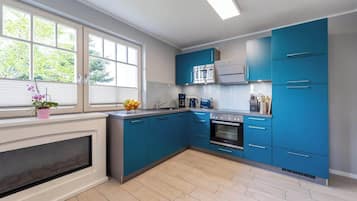 Fridge, microwave, oven, stovetop